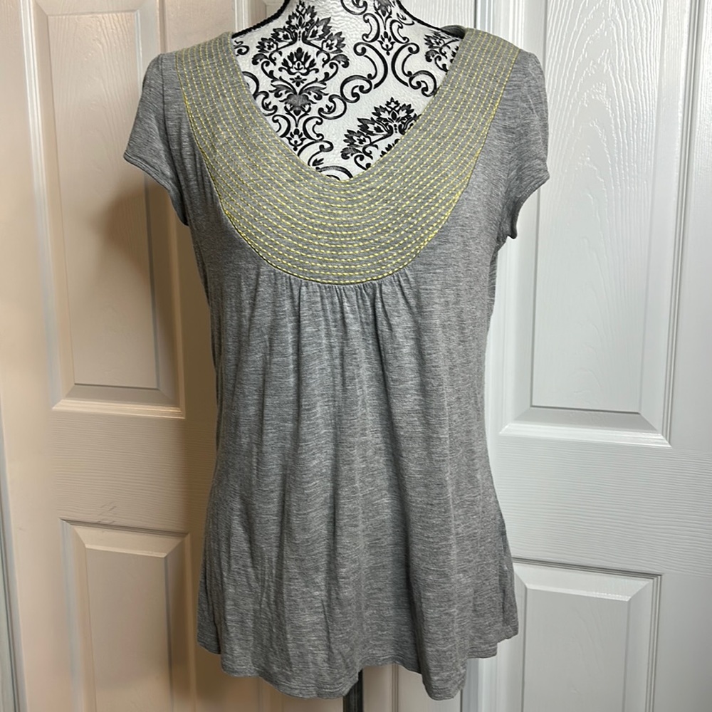Boden Gray Tee with Yellow Embroidered Scoop Neck